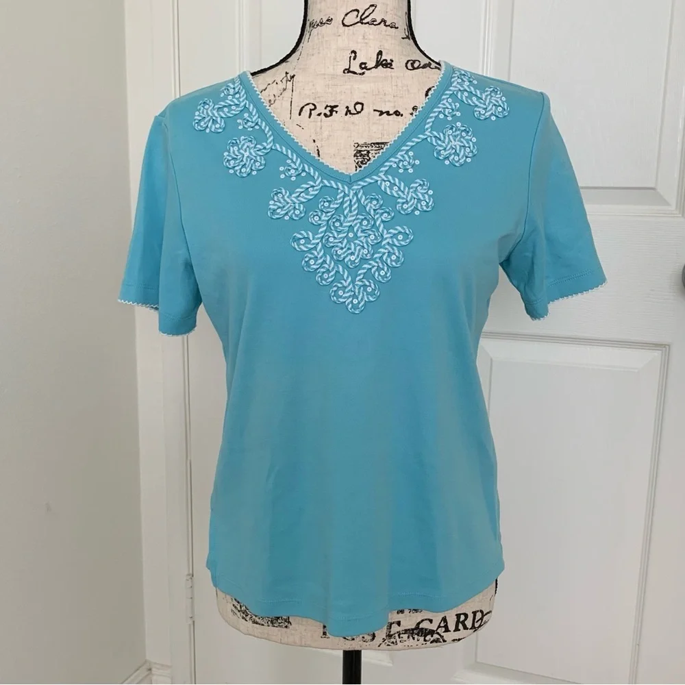 🌿 Alfred Dunner blue embroider sequin neck shirt top - Picture 1 of 2